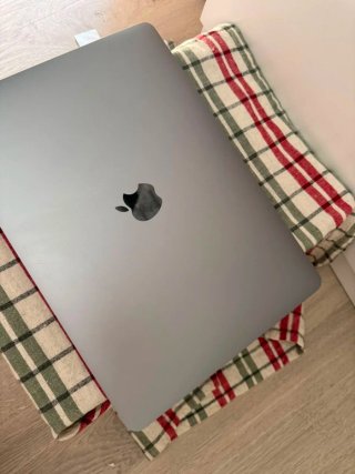 MacBook Pro 2020 i7/32GB RAM/1TB SSD