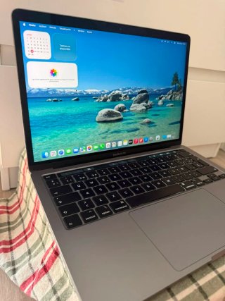 MacBook Pro 2020 i7/32GB RAM/1TB SSD
