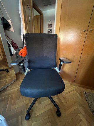 Silla de oficina Actiu ergonómica