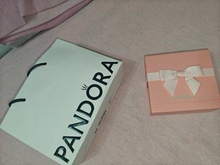 Caja de regalo Pandora rosa
