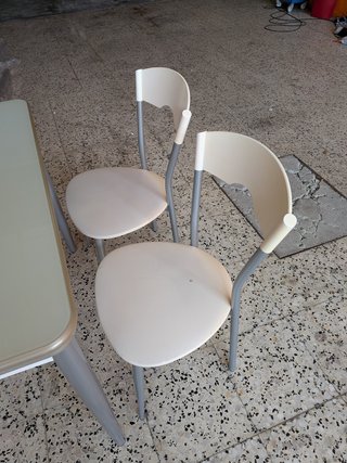 Mesa y 4 Sillas Cocina