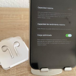 iPhone 11 Blanco 64GB + Powerbank + Cargador