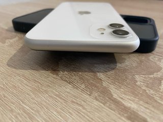 iPhone 11 Bianco 64GB + Powerbank + Caricabatterie