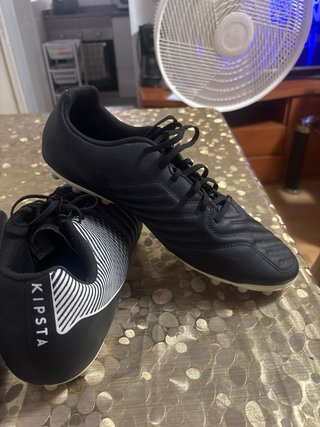 Zapatillas fútbol Kipsta Talla 45 Negras