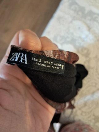 Vestido Zara floral manga larga