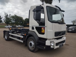 Volvo FE 320-CAMIONES GANCHOS PORTACONTENEDOR