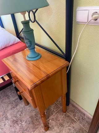 Mesillas de madera maciza (2 unidades)