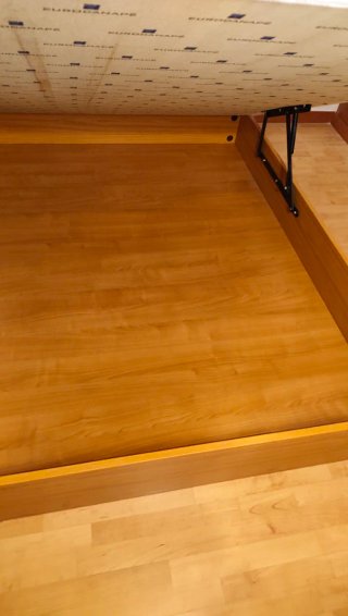 Cama Matrimonio Arcón 150x200cm. Está desmontada.