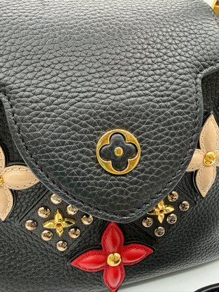 Bolso Louis Vuitton Capucines Edición Especial Neg