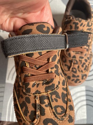 Zapatillas nuevas T28 leopardo