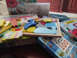 Libros y puzzle infantiles