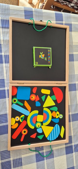 Juego educativo de formas magnéticas