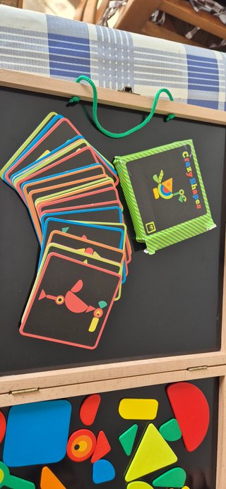 Juego educativo de formas magnéticas