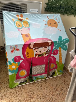 Casita infantil de exterior con diseño de animales