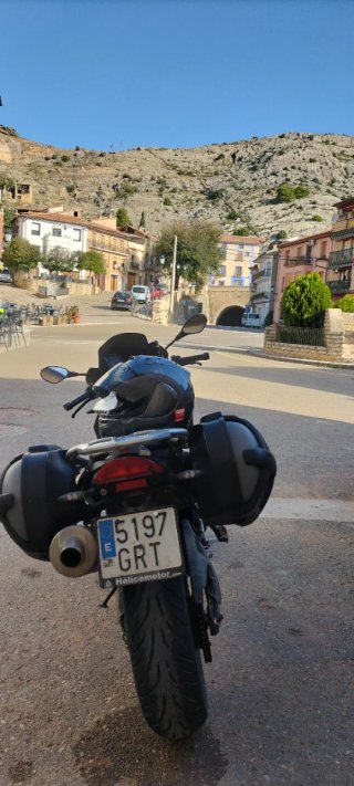 BMW F800R Plata y Negra