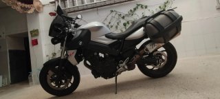 BMW F800R Plata y Negra
