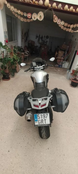 BMW F800R Plata y Negra