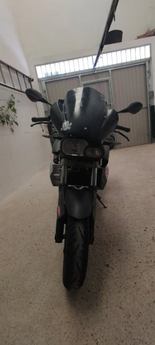 BMW F800R Plata y Negra