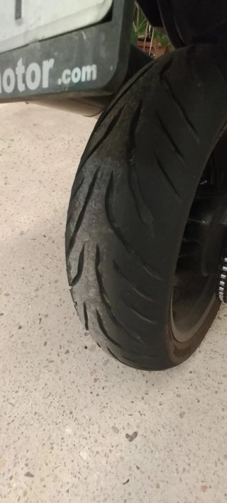 BMW F800R Plata y Negra