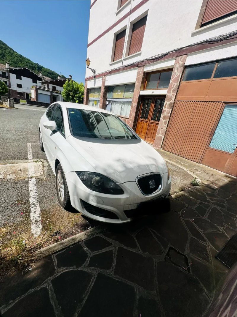 SEAT Leon 2010 - foto 1