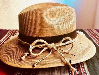 Sombrero de palma tipo Panamá