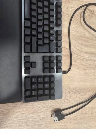 Teclado Logitech G513 Carbon con Reposamanos