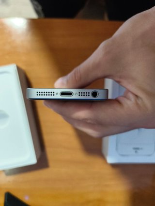 iPhone SE