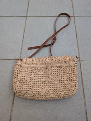 Bolso de rafia Parfois beige