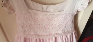 Vestido rosa con encaje