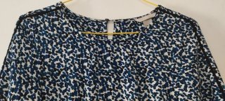 Vestido corto H&M estampado azul y negro Talla 34