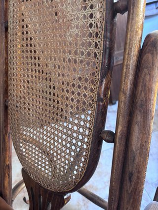 Mecedora vintage de madera y cuero