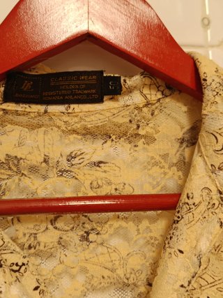 Camisa vintage floral beige y marrón
