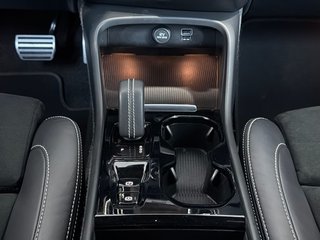 VOLVO XC40 1.5 T4 Twin Recharge RDesign Auto