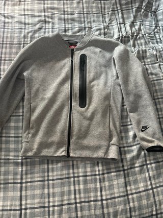Chaqueta Nike Tech Gris