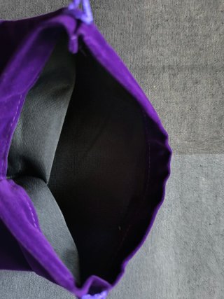 Bolsa de terciopelo morada
