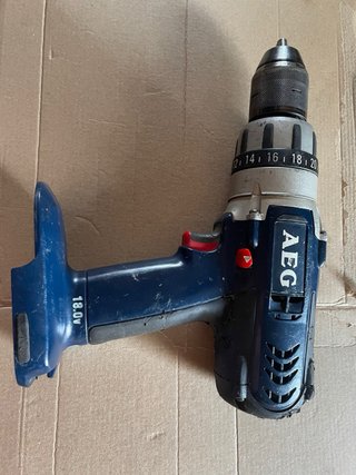 Taladro percutor AEG 18V 6.8Ah