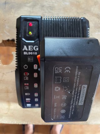 Taladro percutor AEG 18V 6.8Ah