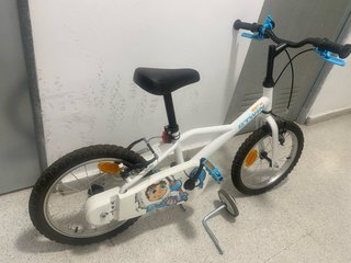 Bicicleta Decathlon con ruedines