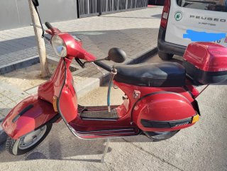Vespa P200E Roja