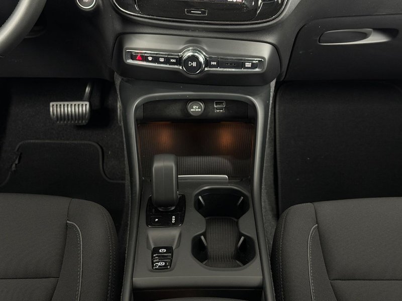 Volvo XC40 2022, foto 29
