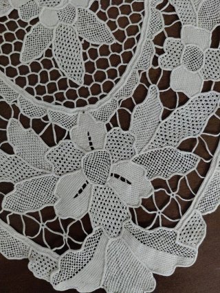 2 Centrotavola Burano fatti a mano cm 55x34