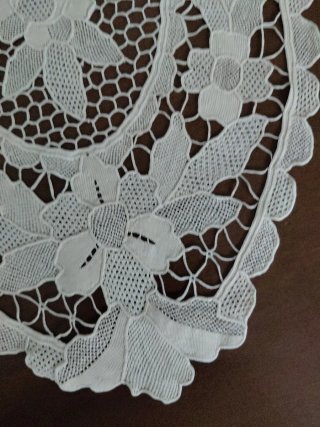 2 Centrotavola Burano fatti a mano cm 55x34