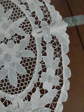 2 Centrotavola Burano fatti a mano cm 55x34