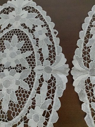 2 Centrotavola Burano fatti a mano cm 55x34