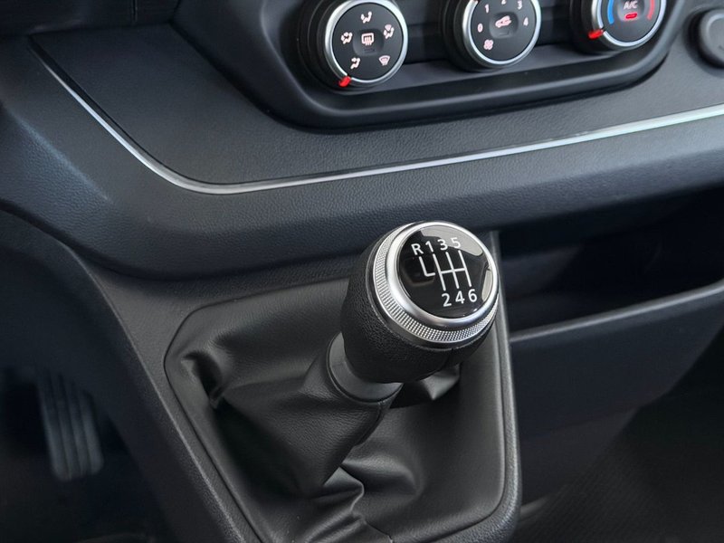 Renault Trafic 2023, foto 28