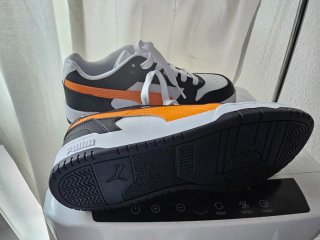 Zapatillas Puma Negras, Naranjas y Blancas