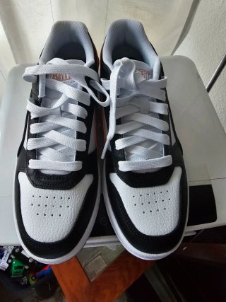 Zapatillas Puma Negras, Naranjas y Blancas