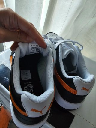 Zapatillas Puma Negras, Naranjas y Blancas