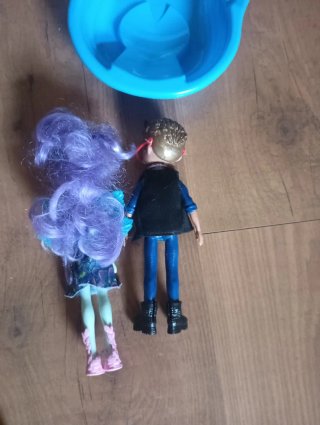 Enechantimals con bañera