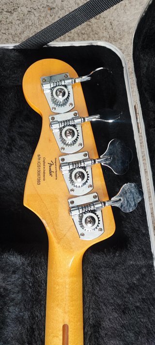Bajo Fender Squier Jazz Bass 77 Vintage